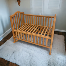 Load image into Gallery viewer, Baby Wooden Bed kinder
