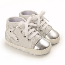 Load image into Gallery viewer, JINJA NEW BORN Sneaker
