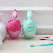 Load image into Gallery viewer, Baby Tub Wash Cups Shampoo Rinser with Handle
